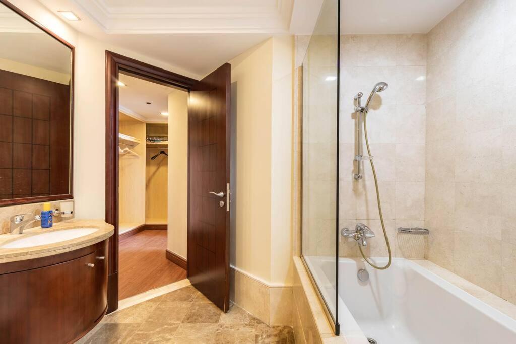 דובאי Luxury 1 Bedroom With A Private Beach Taj Granduer Residence At Palm מראה חיצוני תמונה